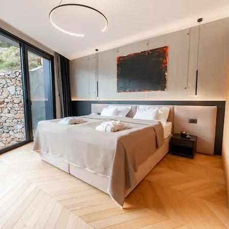 3,0 Near For 8 People With Indoor And Outdoor Pool & Wellness 오파티아