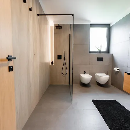 Villa 3,0 Near For 8 People With Indoor And Outdoor Pool & Wellness *