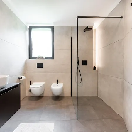 3,0 Near For 8 People With Indoor And Outdoor Pool & Wellness * Abbazia