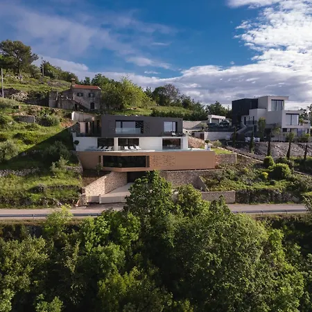 빌라 3,0 Near For 8 People With Indoor And Outdoor Pool & Wellness 오파티아