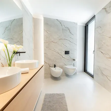 빌라 3,0 Near For 8 People With Indoor And Outdoor Pool & Wellness