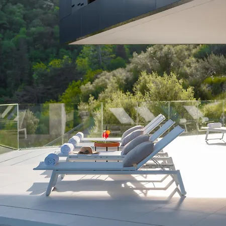 3,0 Near For 8 People With Indoor And Outdoor Pool & Wellness 빌라 오파티아