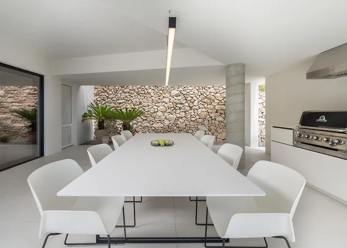 Villa 3,0 Near For 8 People With Indoor And Outdoor Pool & Wellness Opatija