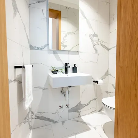 Villa 3,0 Near For 8 People With Indoor And Outdoor Pool & Wellness *