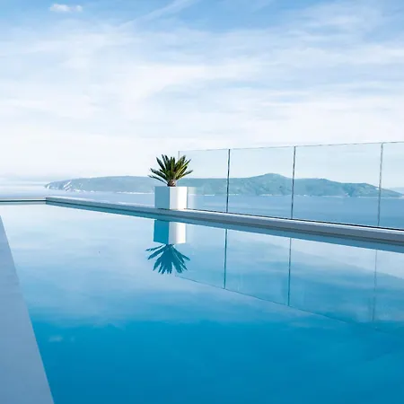 3,0 Near For 8 People With Indoor And Outdoor Pool & Wellness Villa