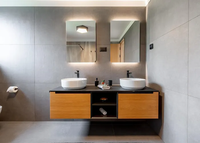 3,0 Near For 8 People With Indoor And Outdoor Pool & Wellness * Opatija