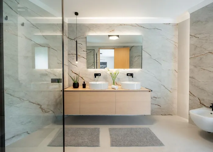 Villa 3,0 Near For 8 People With Indoor And Outdoor Pool & Wellness