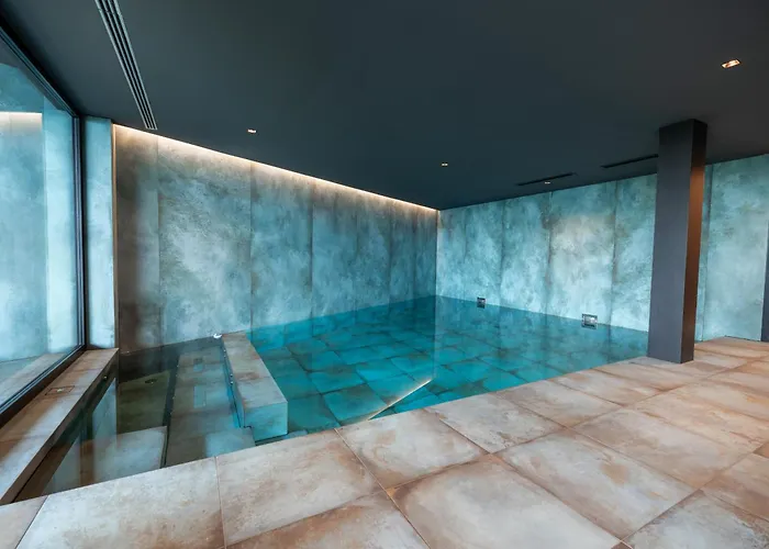 Villa 3,0 Near For 8 People With Indoor And Outdoor Pool & Wellness