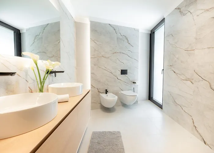 Villa 3,0 Near For 8 People With Indoor And Outdoor Pool & Wellness