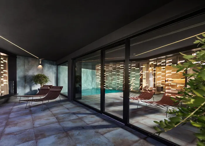 3,0 Near For 8 People With Indoor And Outdoor Pool & Wellness Villa