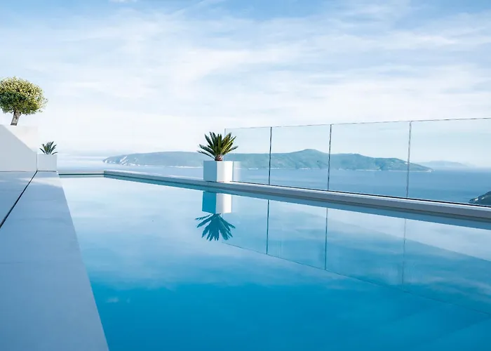 3,0 Near For 8 People With Indoor And Outdoor Pool & Wellness Villa