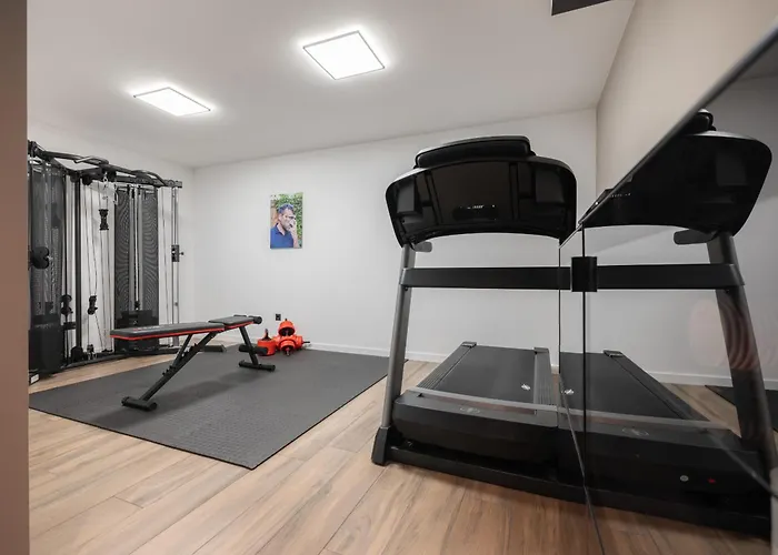 3,0 Near For 8 People With Indoor And Outdoor Pool & Wellness Villa