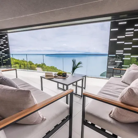 Villa 3,0 Near For 8 People With Indoor And Outdoor Pool & Wellness Opatija